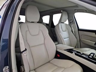 VOLVO XC60 B4 (d) AWD Geartronic Momentum Pro