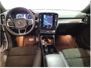 VOLVO XC40 T5 Recharge Plug-in Hybrid R-design