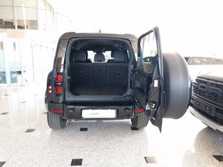 LAND ROVER Defender 3.0 D6 250 110 X-Dynamic SE AWD auto.